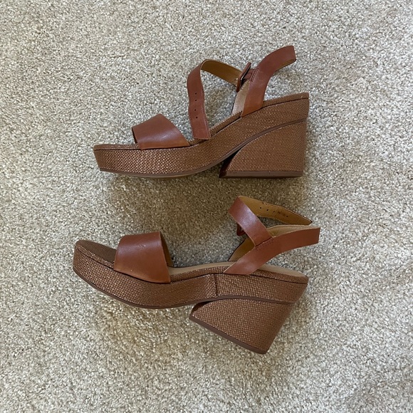 Crown Vintage Women's Brown Leather Wedge Heel Sandals Size 8.5 - Picture 3 of 8